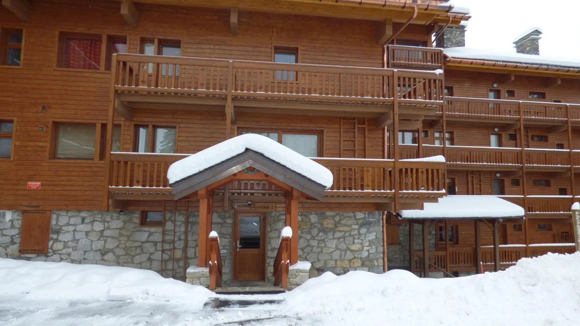 Spacieux 2 Pieces A 100M Des Pistes Avec Balcon Et Casier A Skis - Fr-1-411-686 Les Allues France